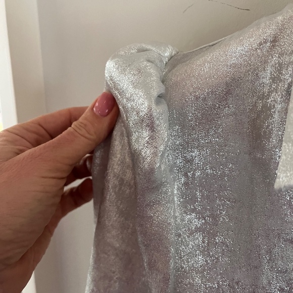 Long-Sleeve Buttoned-Down Lamé Blouse - Picture 4 of 6